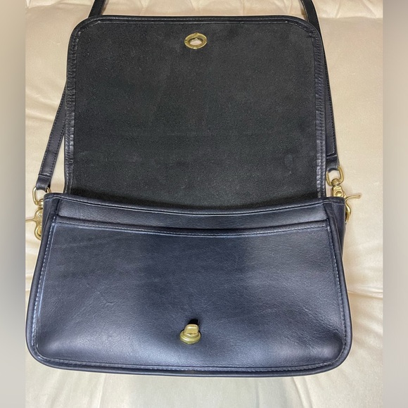 Vintage 1980’s Convertible Clutch in Black - Picture 5 of 16